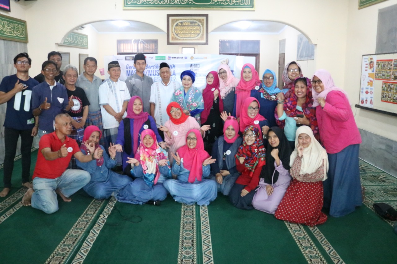 [Inpicture] Pra Milad 19th ESQ : Bersih-bersih Masjid Al Muqarrabin Cipinang